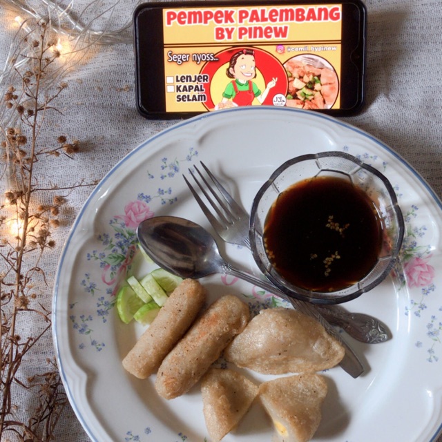 

PEMPEK PALEMBANG (free timun)