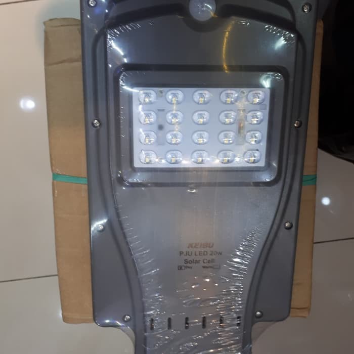 Lampu PJU Solar Cell 20 watt