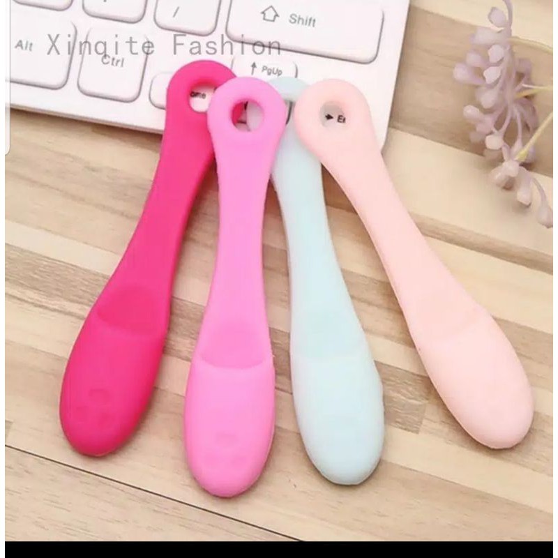 BLACKHEAD FINGER BRUSH / SIKAT KOMEDO TZONE