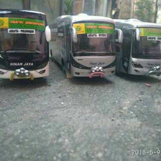 Miniatur bus sinar jaya
