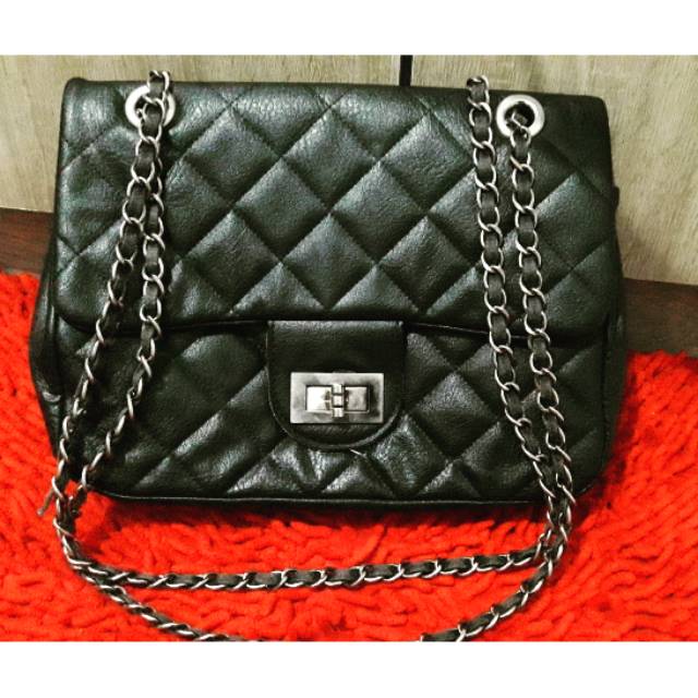 Tas Preloved ala channel kulit asli / Tas second/ Sling Bag