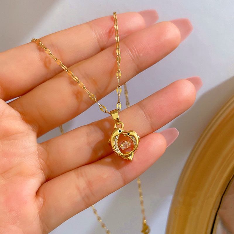 Kalung Titanium Wanita Lumba Lumba Lucu Anti Karat Emas 18k Berlian Aksesoris Korea