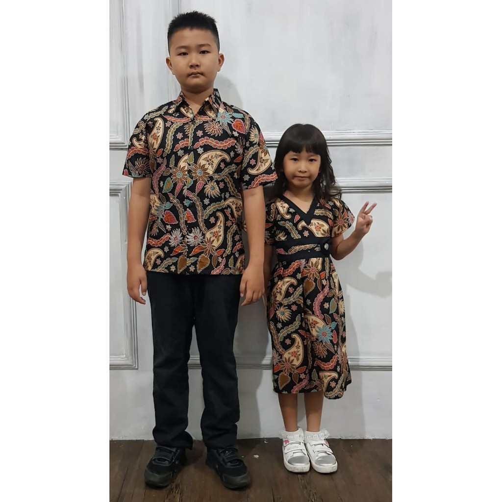 BATIK COUPLE KELUARGA DAN ANAK TERBARU MURAH KEKINIAN SERAGAM JUMBO SARIMBIT KOPEL LAVANIA BROKAT