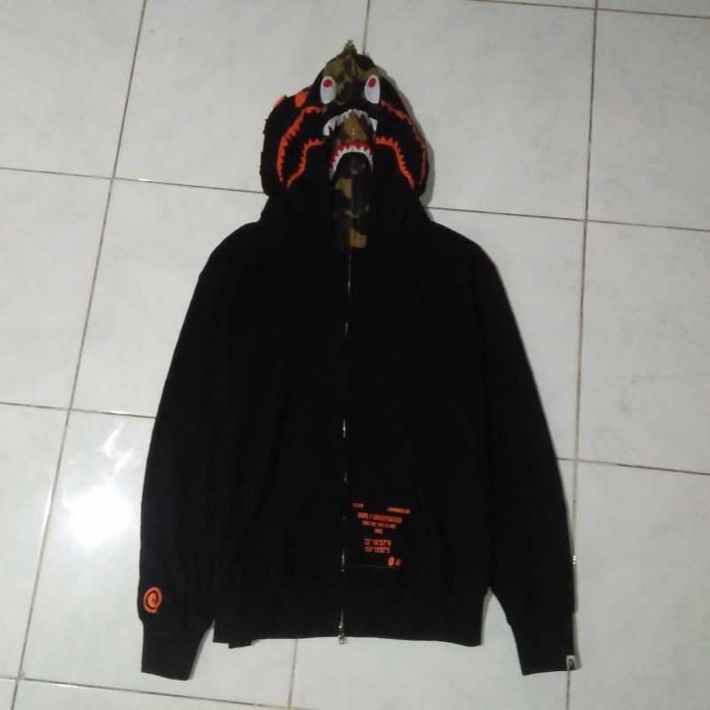 Hoodie Bape x Undefeated