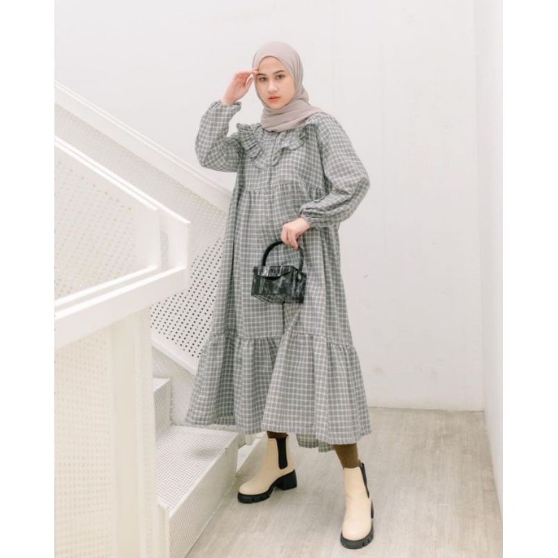 Hayya plaid cloud by haideeorlin