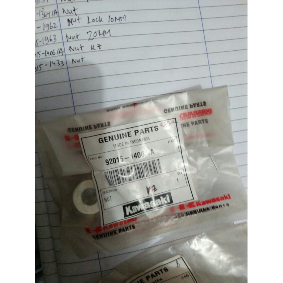Nut KAZE R Flanged 8mm 92015-1406 1A kawasaki