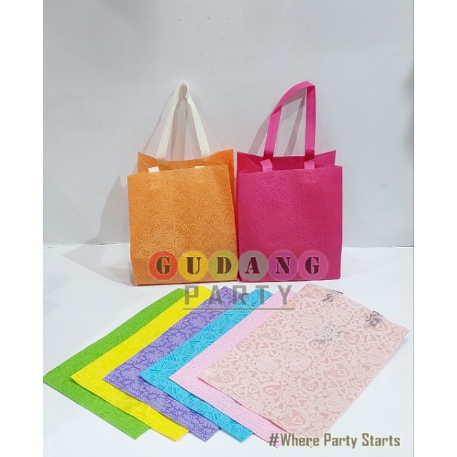 Spunbond HSH 22 Embos/Spunbond Embos/Goody Bag/Tas Souvenir/Tas Hampers/Handle Bag/Tas Bingkisan