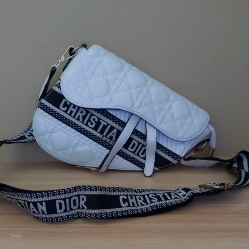 [PRELOVED] tas christian dior asimetris kulit sintetis premium putih bisa tali panjang dan tali pend