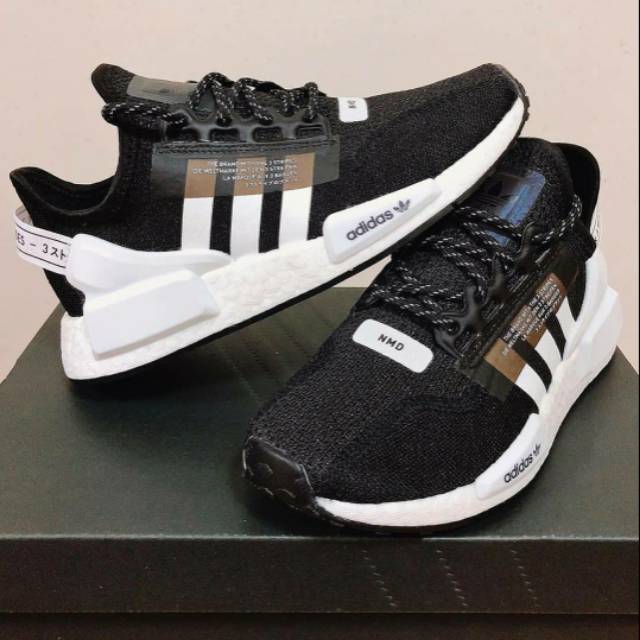 Adidas Nmd r1 v2 Black White