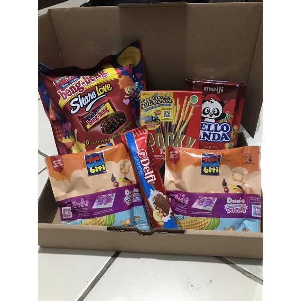 

Snack Box/Hampers Ulang Tahun/ Hadiah