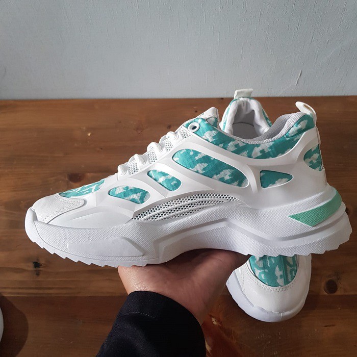 Sepatu Running Shoes Kekinian