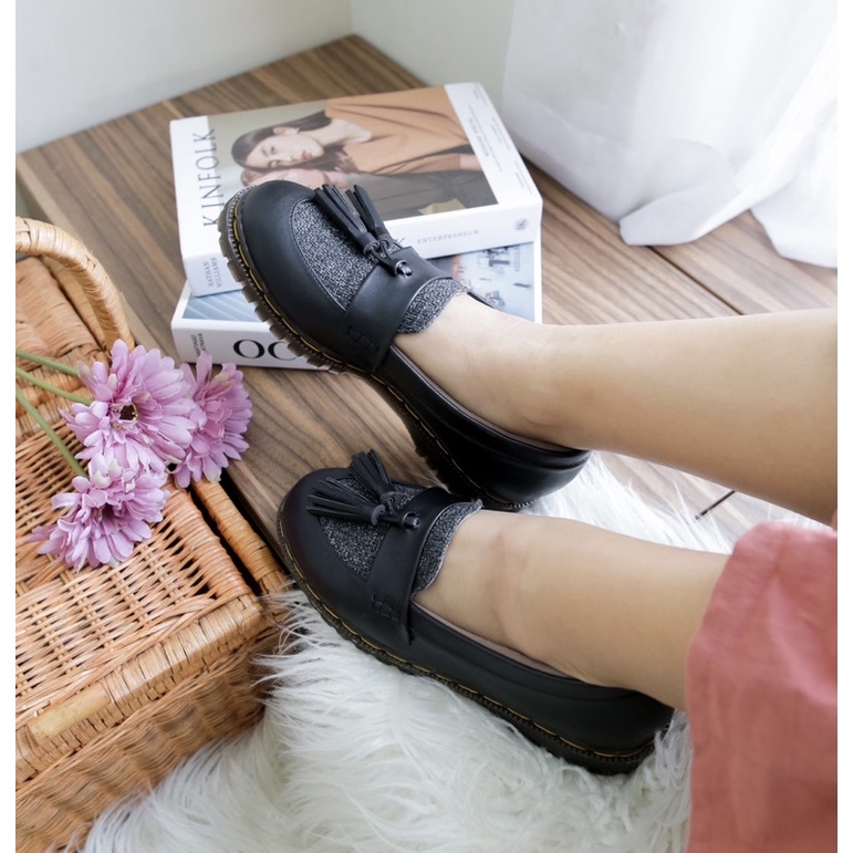 ELOISE DOKMART - Sepatu watnita/ Docmart wanita/ Loafers