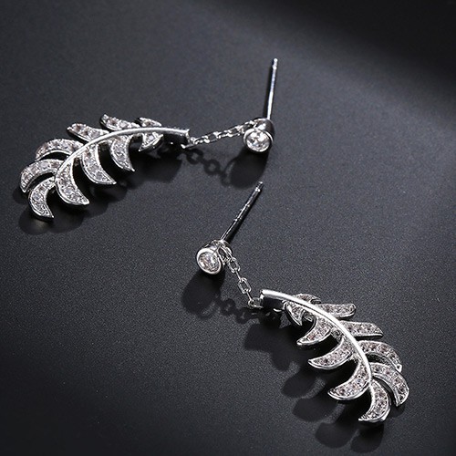 LRC Anting Tusuk Fashion White Leaf Pendant Decorated Pure Color Earrings