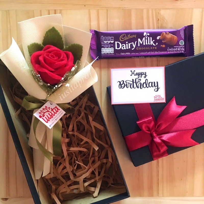 

KADO VALENTINE / HAMPERS KADO ULANG TAHUN CEWEK BUKET COKELAT