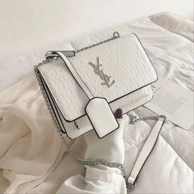 

Kode : ELJ 365 IDR : 158 rb Bahan : Kulit Pu ukuran: 16 x 22 x 7cm