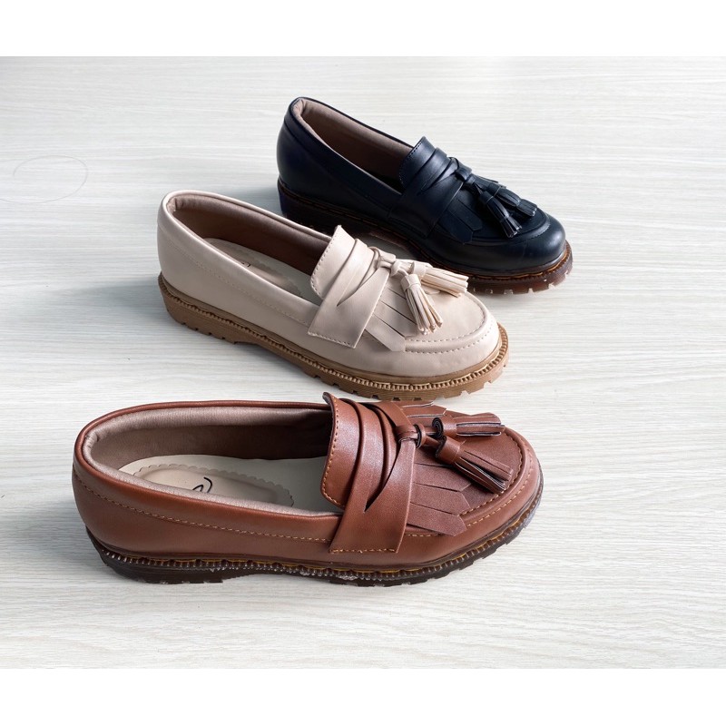 CASSIE DOKMART 1 - Sepatu wanita / Docmart wanita / thethingscorner  Loafers