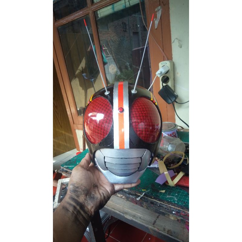 helm mainan anak Ksatria Baja Hitam