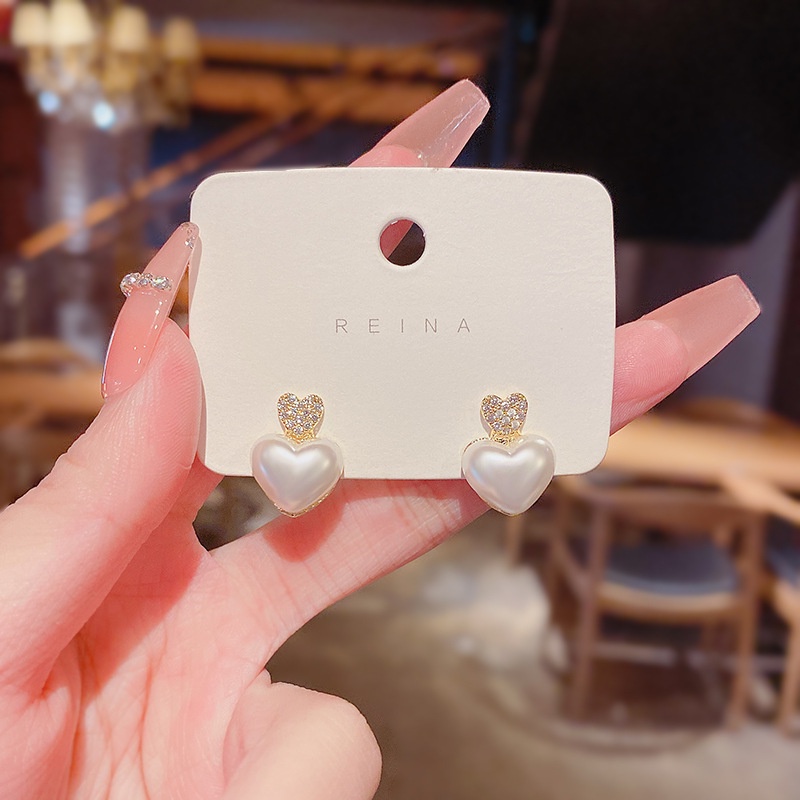 Anting Stud Bentuk Hati Bahan S925 Silver Needle Anti Alergi