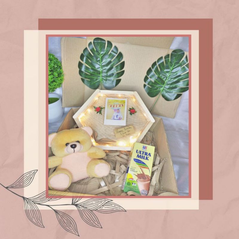 

SNACK BOX | GIFT BOX | HAMPERS | KADO | BACA DESKIRPSI
