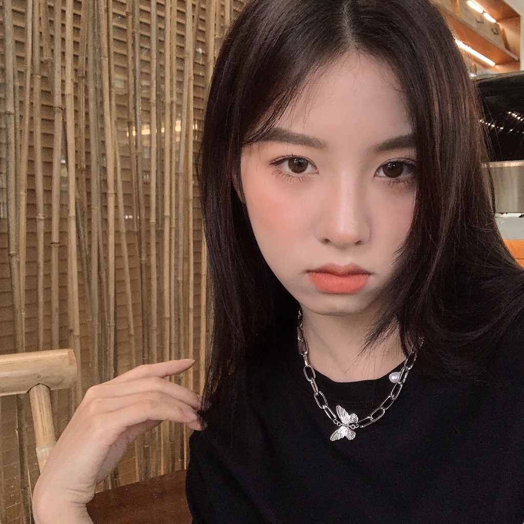 Hip hop kalung ins dingin butterfly Mutiara jahitan kalung trendi liontin perempuan logam tebal jari