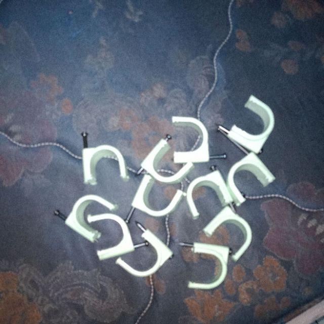 Klem Pipa Pvc Air | Round Cable Clips 3/4” Plus Paku Beton