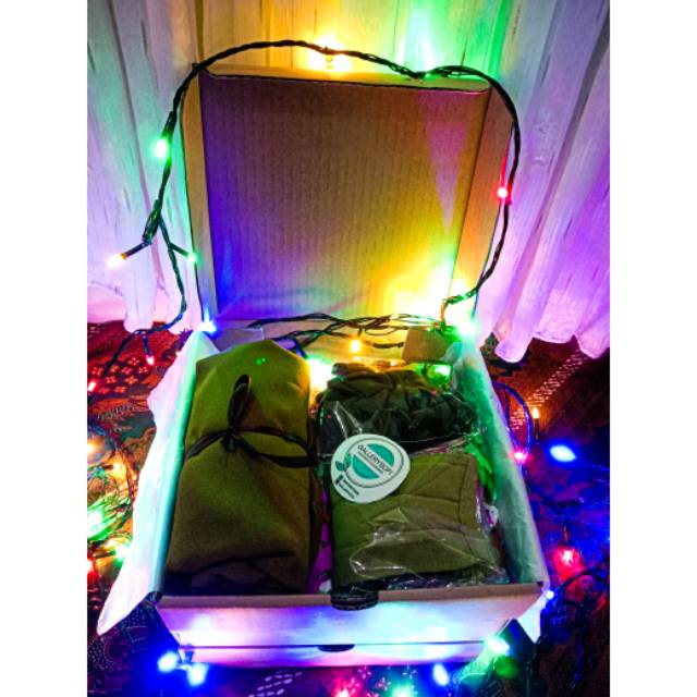 

Hampers atau gift box