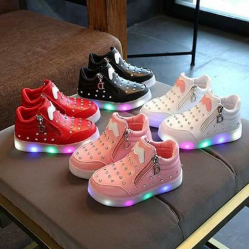 [COD] Sepatu Anak Perempuan EMMIS Sepatu Menyala Sneaker Murah  Sepatu Lampu LED Sepatu Pesta Size 26-30 Sepatu Anak Usia 2-4 Tahun