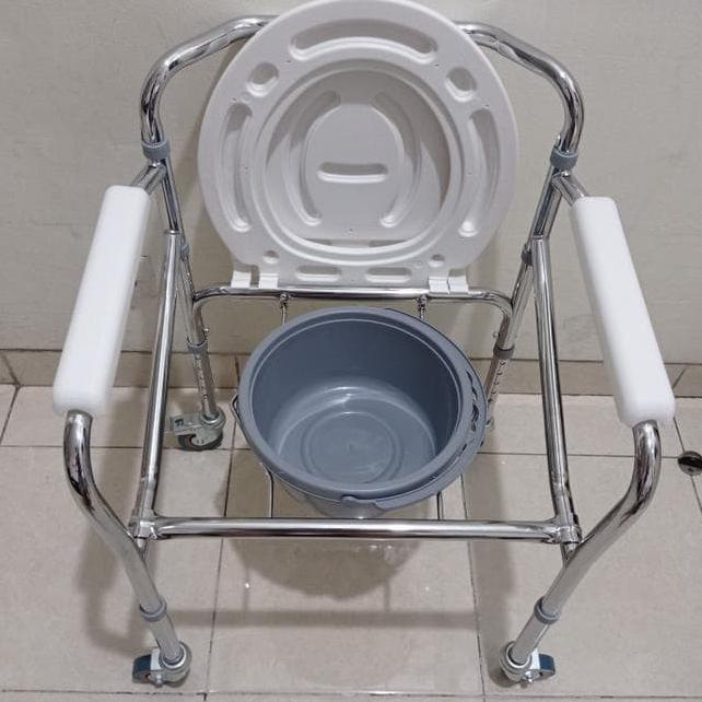 Kursi Bab Lansia Lipat Roda / Kursi Puk Commode Chair Pispot Roda