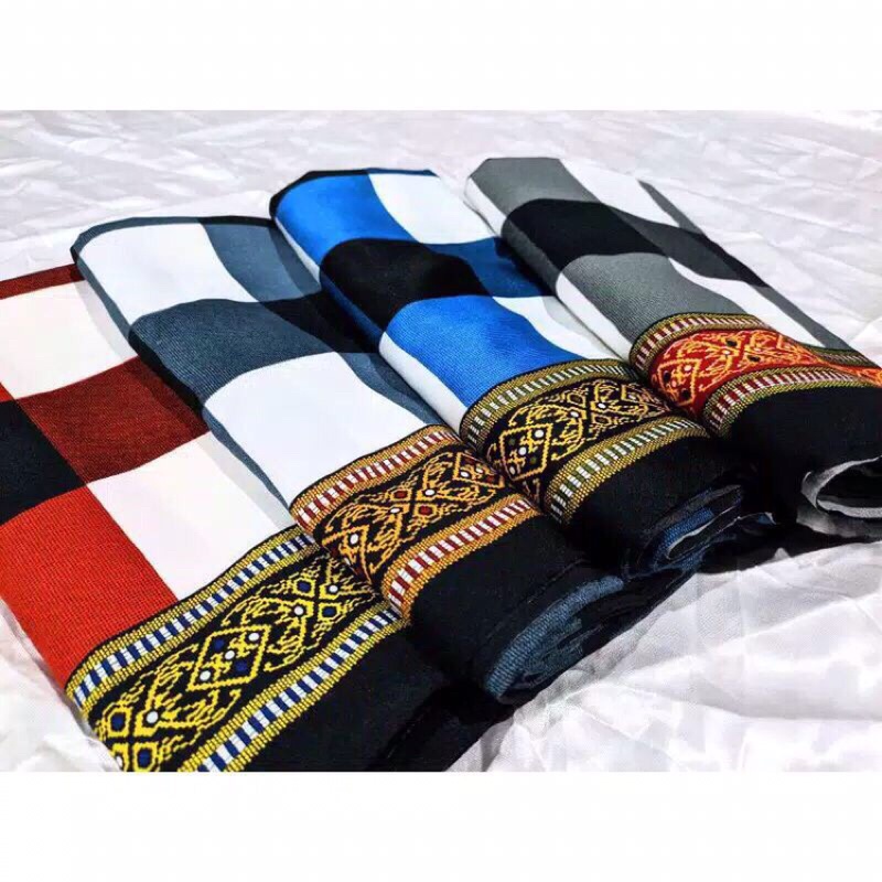 sarung Bali catur polos
