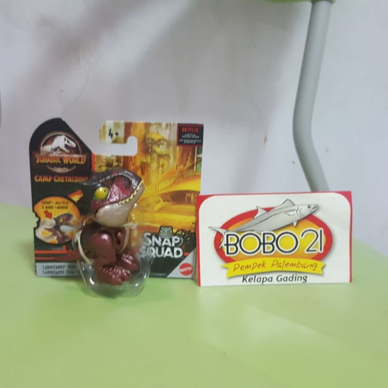 snap squad carnotaurus toro jurassic world mattel
