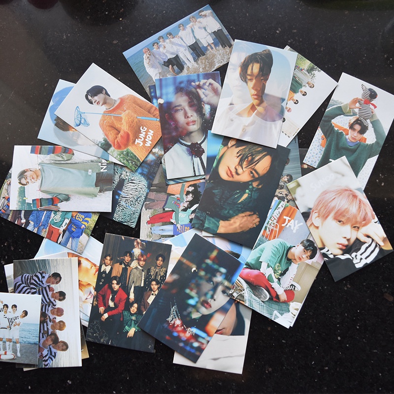 30pcs / Kotak Kartu Lomo Foto Kpop Blackpink BTS ASTRO TXT NCT LOVESICK GIRIS LISA JISOO