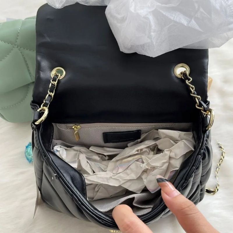 ZRA Adjusted Quilted Crossbody Bag