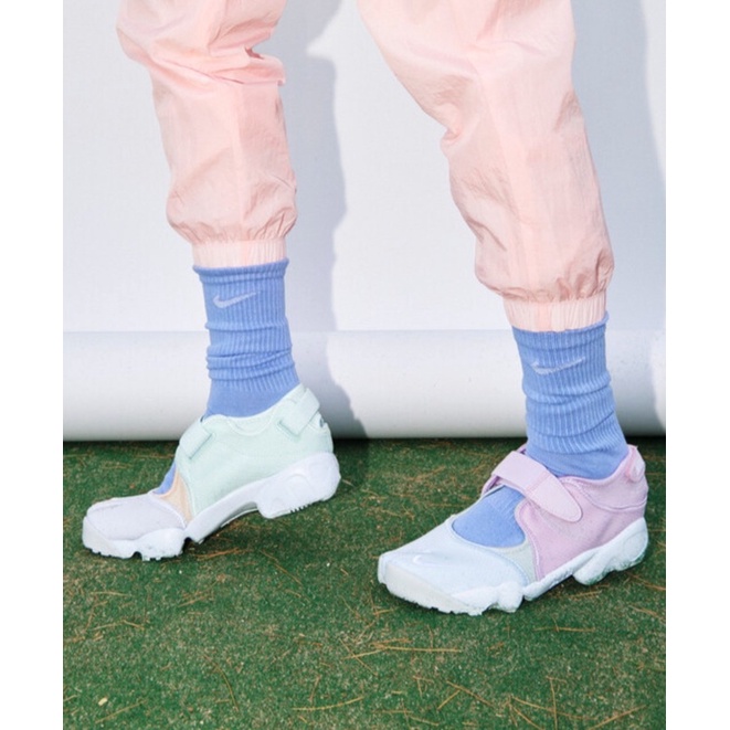 NIKE AIR RIFT BARELY GREEN / WHITE - IRIS WHISPER