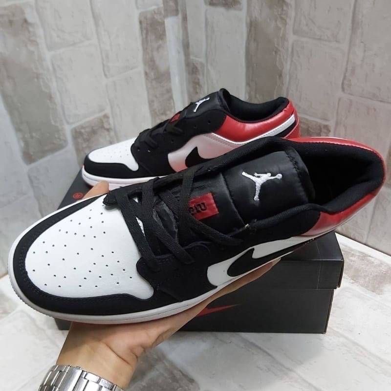 Nike Air Jordan 1 Low &quot;Black Toe&quot;