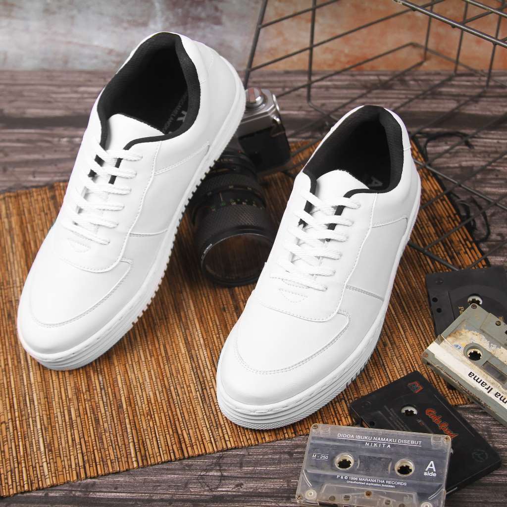 JACKSON FULL WHITE ORIGINAL x ARF Sepatu Sneakers Putih Polos Pria Kets Tali Casual Jalan Santai Hangout Mall Main Nongkrong Kondangan Sekolah Kuliah Sporty Distro Fashion Simple Sport Shoes Semi Kulit Premium Skate Footwear Keren Terbaru Kekinian Branded