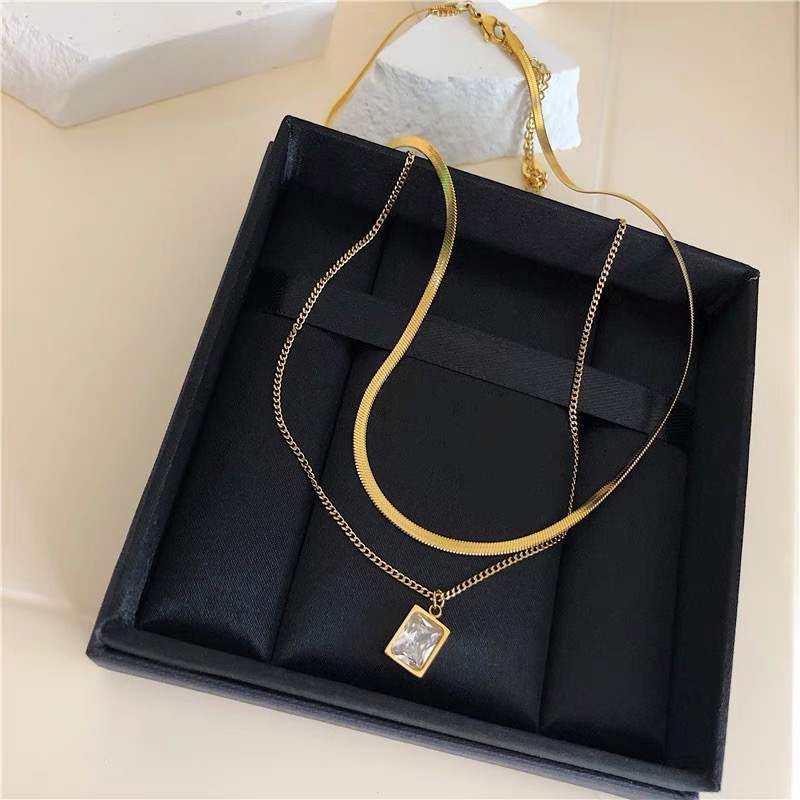 Kalung Rantai Model Ular Lapis Ganda Bahan Titanium Steel 18k Hias Berlian Gaya Korea