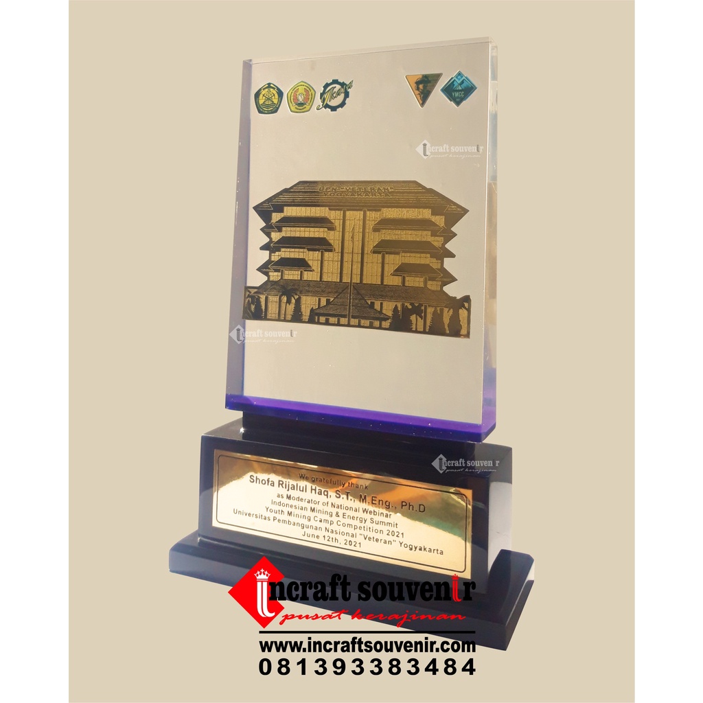 PLAKAT SOUVENIR FIBER/RESIN UPN VETERAN YOGYAKARTA