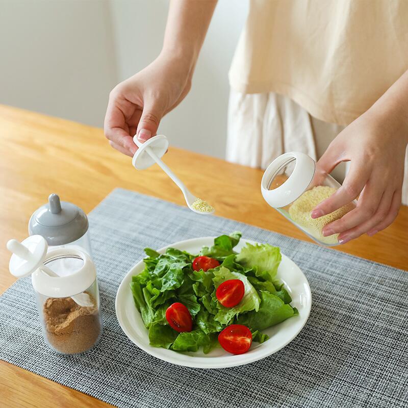 Botol Dispenser Bumbu Dapur Bahan Plastik Dengan Sendok Dan Tutup