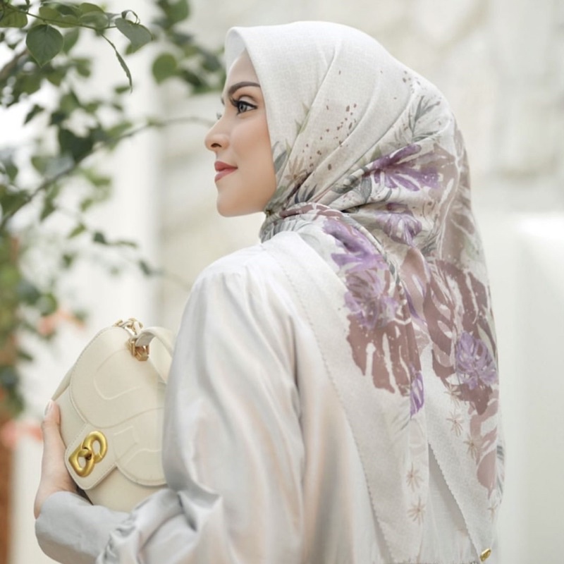 Buttonscarves Tropicale Extended Voile in Mala
