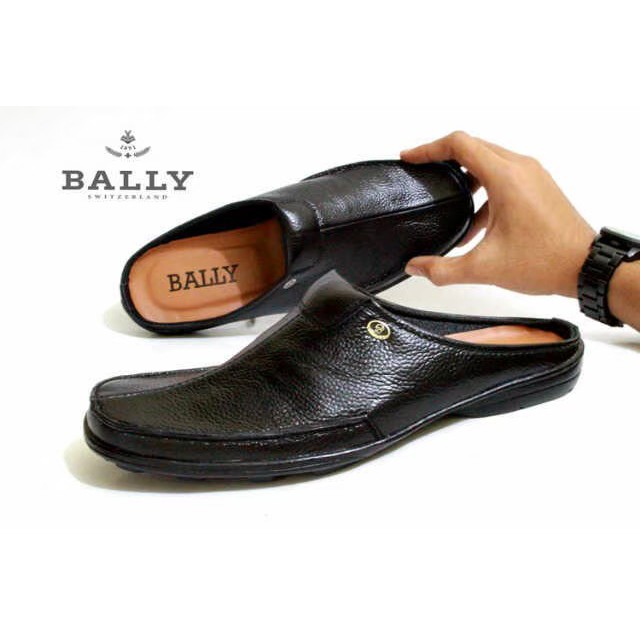 Sepatu sandal brand Bally original bahan kulit sangat elegan dan megah dengan harga murah