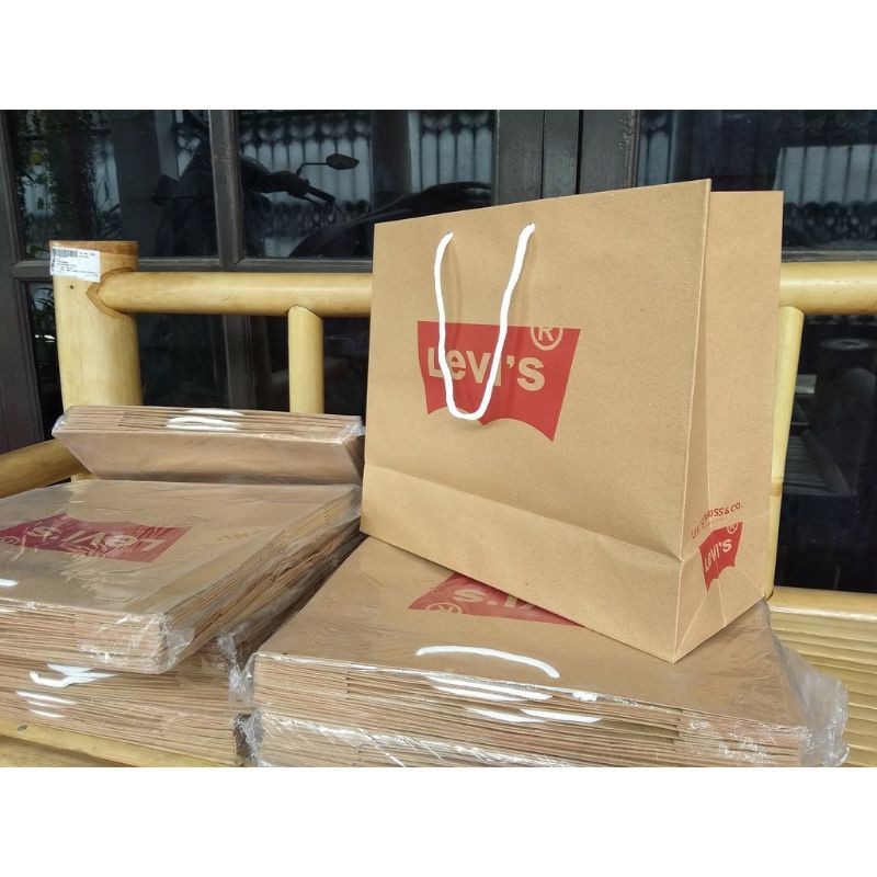 

paperbag Levi's