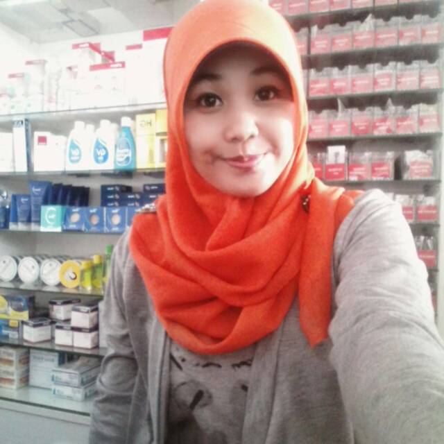 henny_cahyani