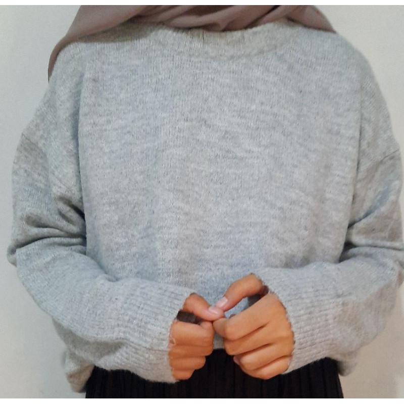 Sweater GU Uniqlo Abu
