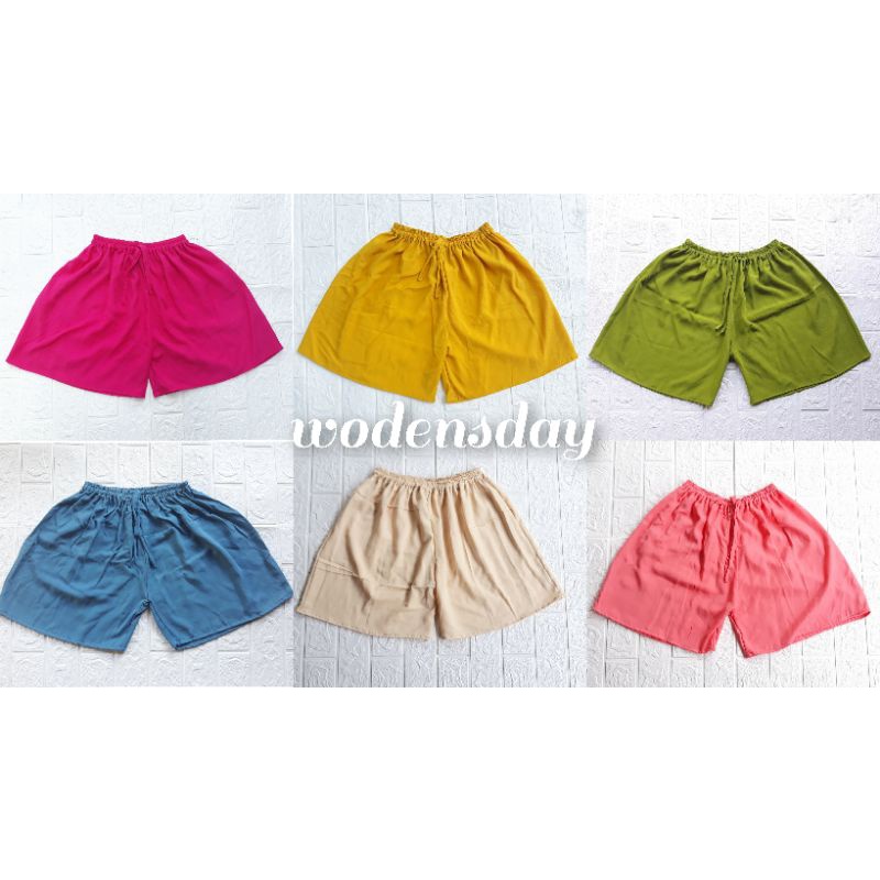 CELANA PENDEK BALI JUMBO POLOS/CELANA PENDEK WANITA