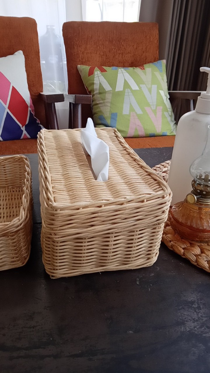 Kerajinan Rotan Tempat Tissue Unik 25x11x15 Cm
