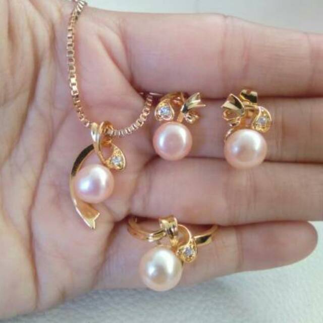 Set Mini Perhiasan Mutiara Mutiara Air Tawar Lombok Set Mini Perhiasan Mutiara Mutiara Air Tawar Lombok