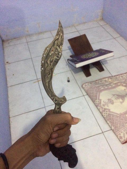 Sovenir Sunda Kujang Baja Pamor Damskus