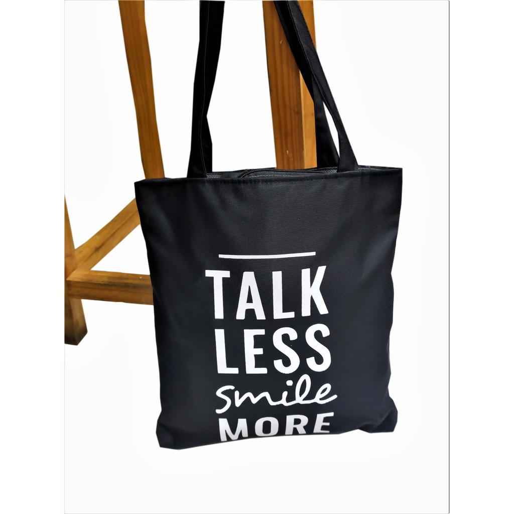 BISOBISI TOTE BAG HITAM AVERY
