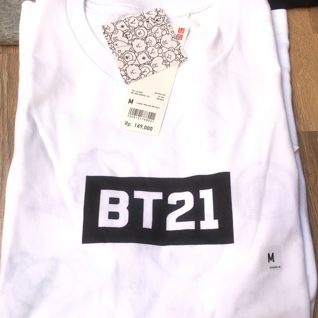 

UniqloxBT21 White