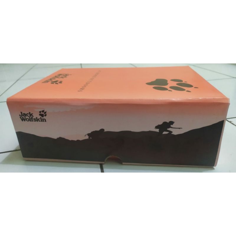 

Kardus Jack Wolfskin